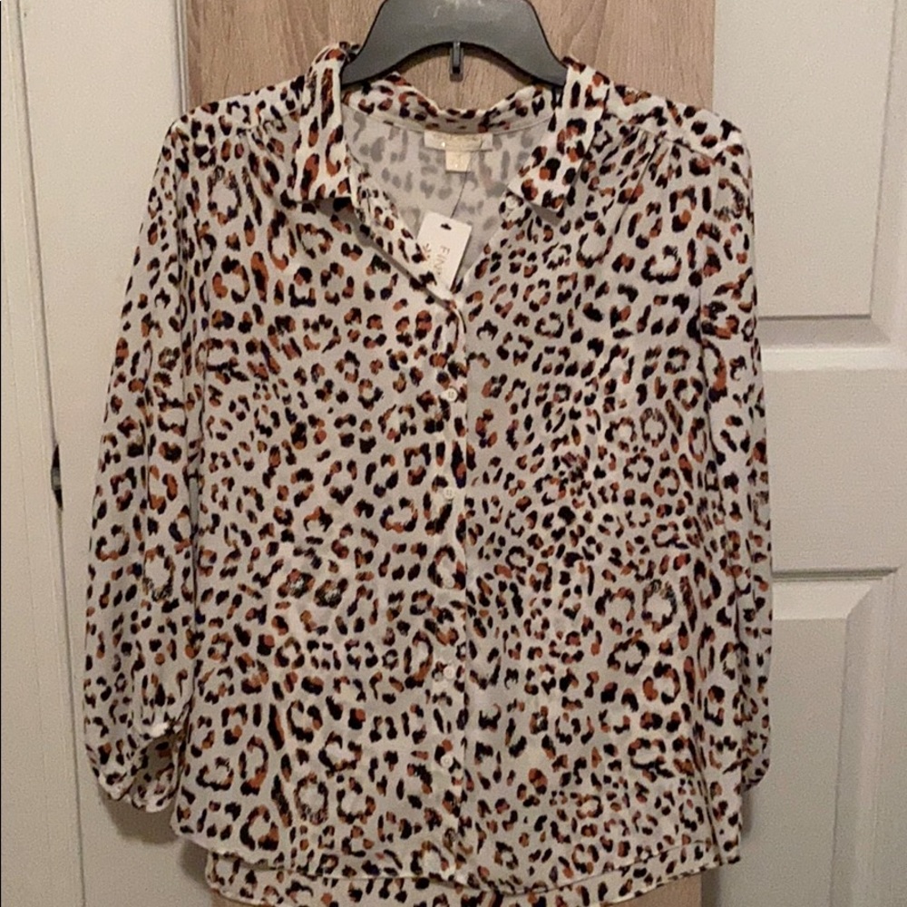 Medium tiger print blouse
